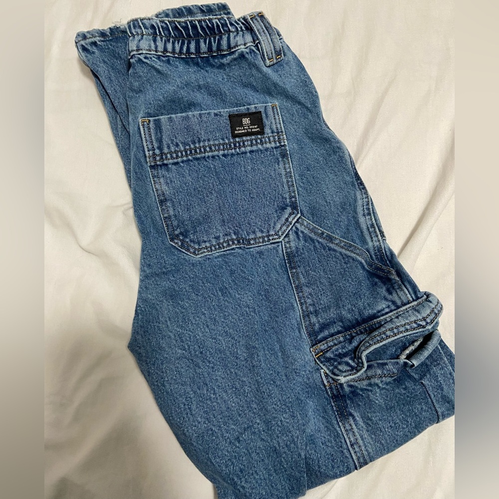 Baggy y2k cargo jeans *ITEMS NOT INCLUDED*